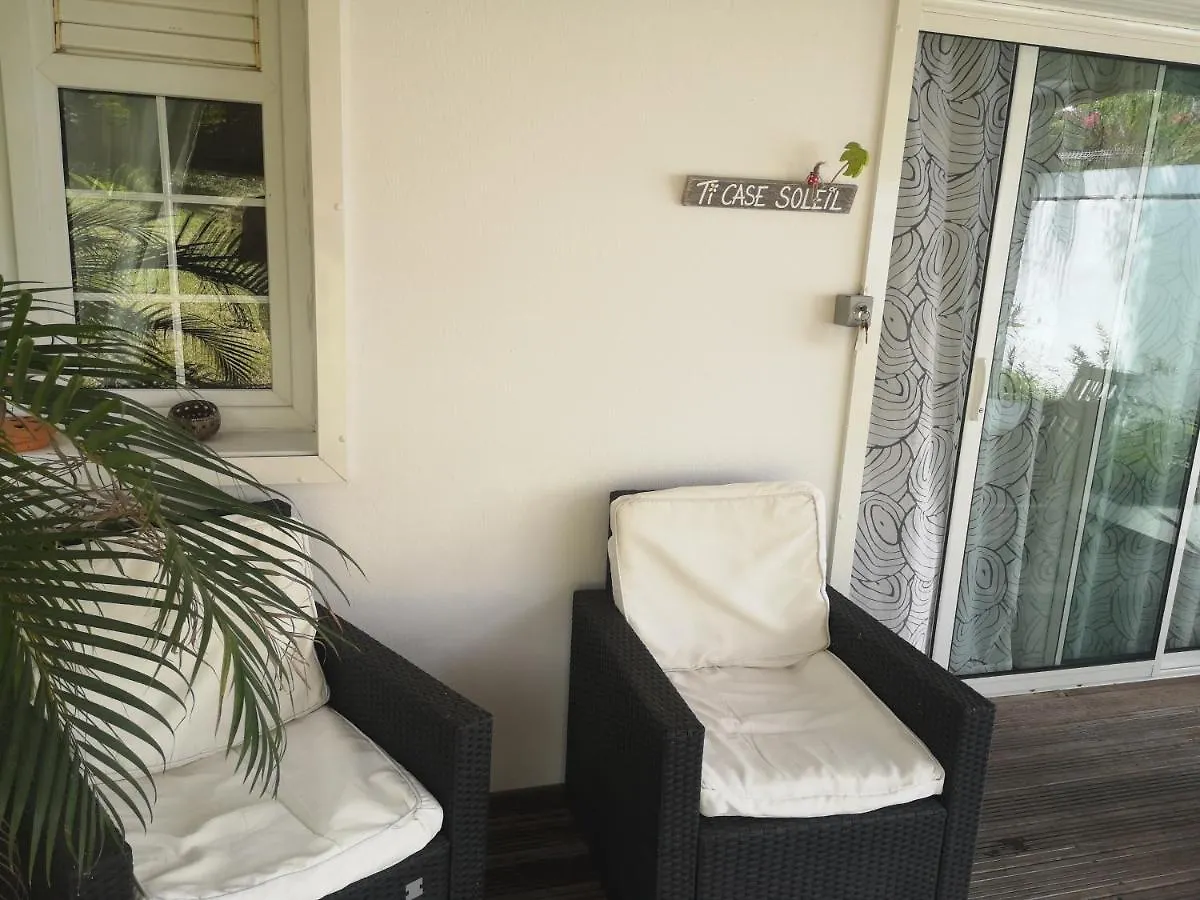Ticase Soleil - F2 Tout Confort, Terrasse, Jardin Privatif, Didier 0*, Fort-de-France Martinica